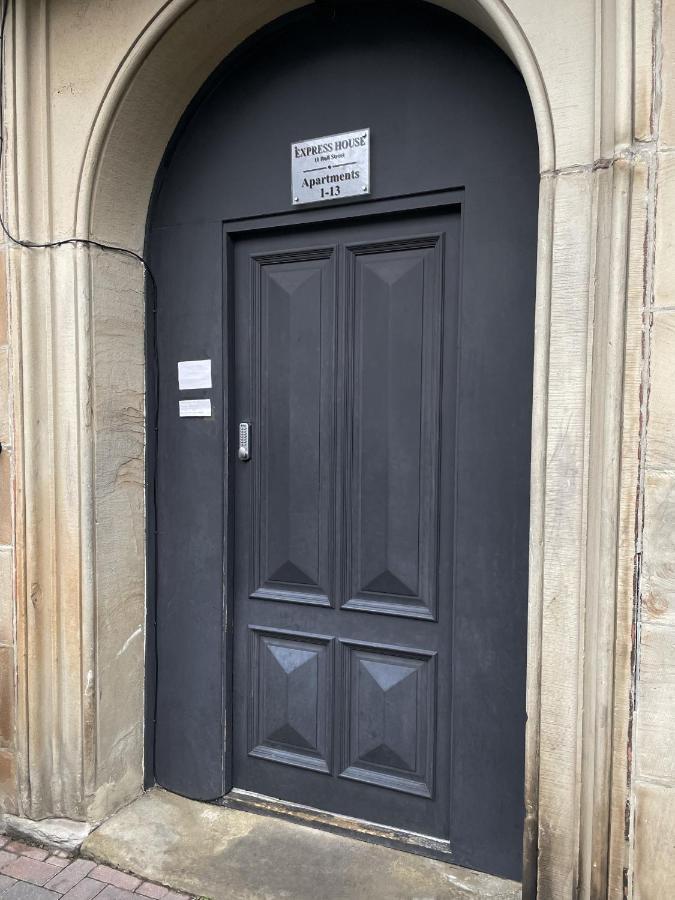 Luxurious 2 Bed Apartment In Heart Of Burnley With Private Parking Bagian luar foto