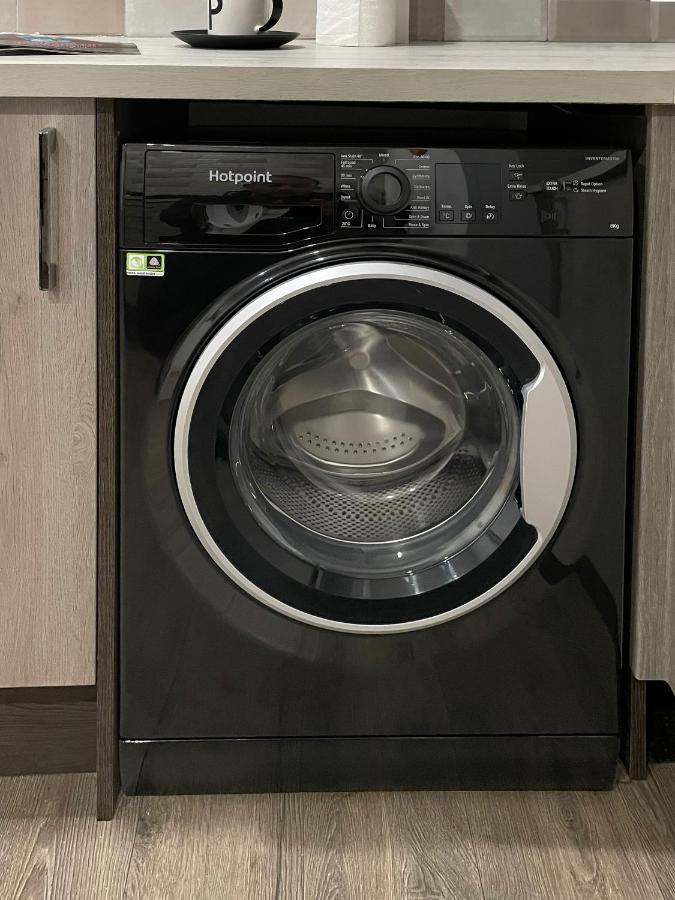 Luxurious 2 Bed Apartment In Heart Of Burnley With Private Parking Bagian luar foto
